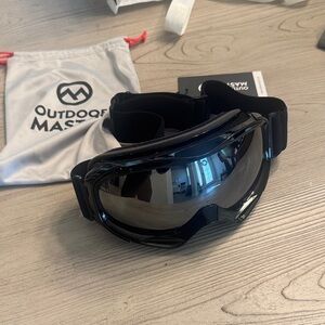 OutdoorMaster Black Ski Goggles